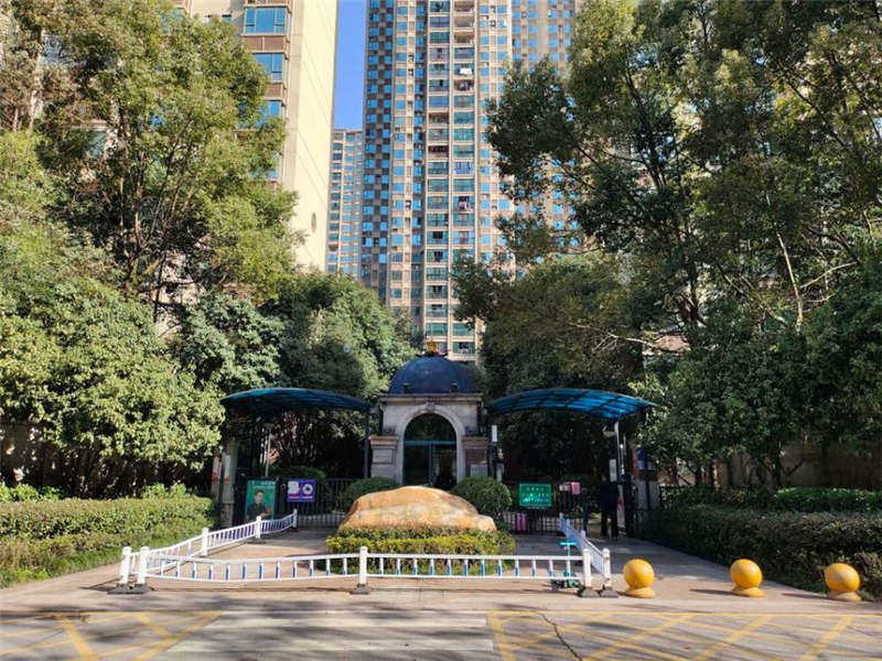 富基世紀(jì)公園法拍房41#、42#棟1606室