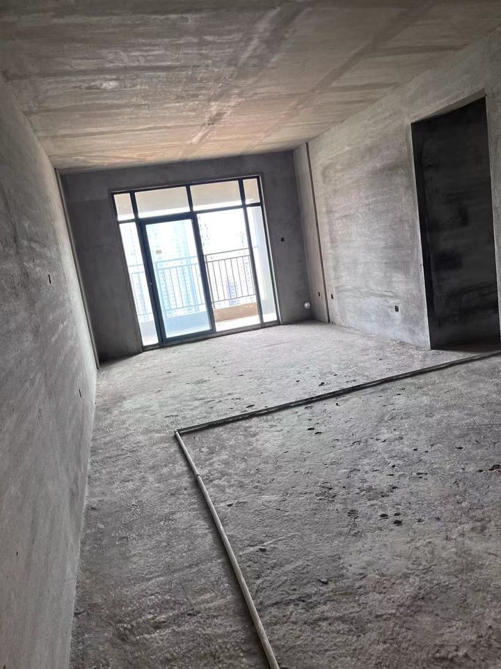 金湘苑小區(qū)法拍房4#商業(yè)、24#棟住宅2202號