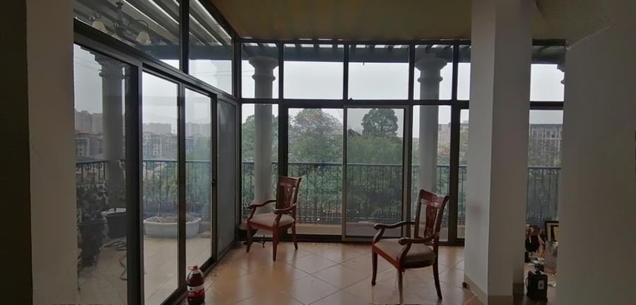 橘郡禮頓山法拍房C8棟404號(hào)房產(chǎn)及室內(nèi)可移動(dòng)家具家電