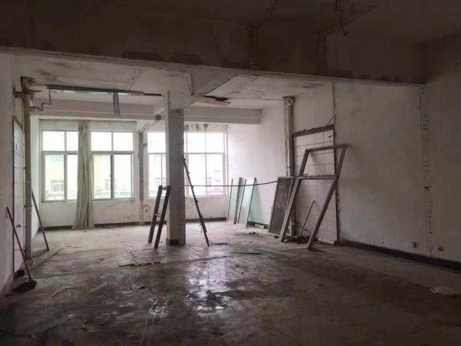 楓林二路466號法拍房望城坡鎮(zhèn)委會(huì)五組整棟