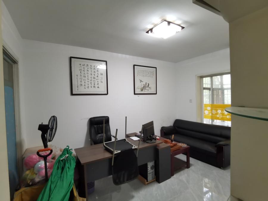 香海西岸法拍房B01、02、03棟208房