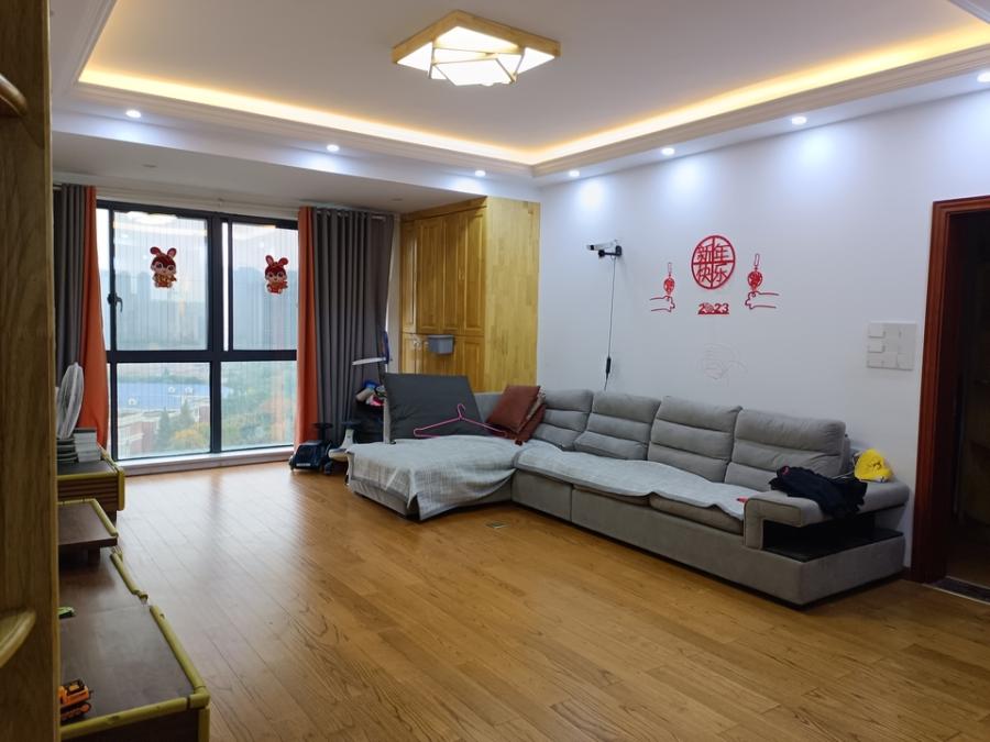 中房瑞致國(guó)際法拍房一期6棟1503房