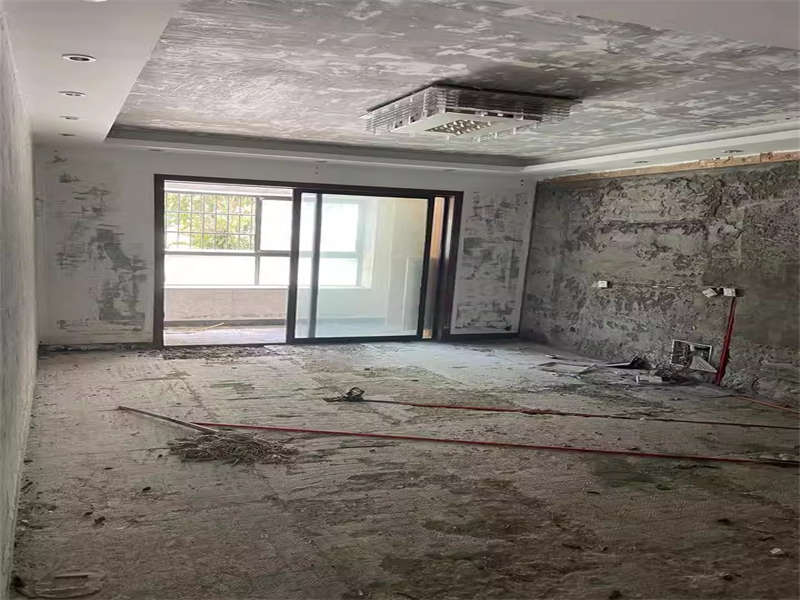 三一街區(qū)法拍房一期2、3棟105號