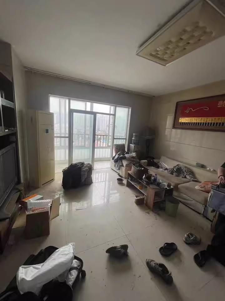 香海西岸法拍房B08、09棟2001房