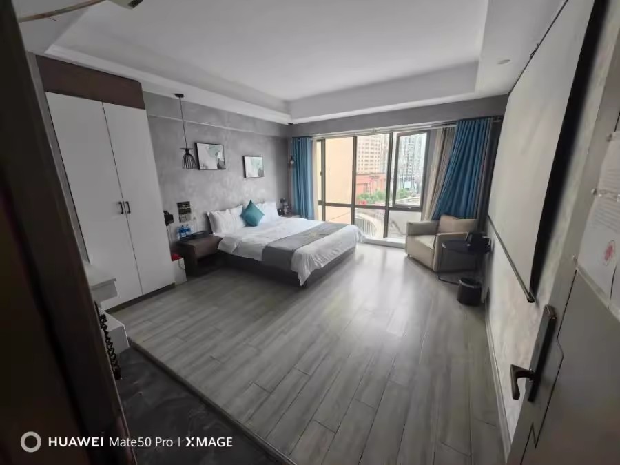 摩天一號(hào)（摩天大廈）法拍房940房