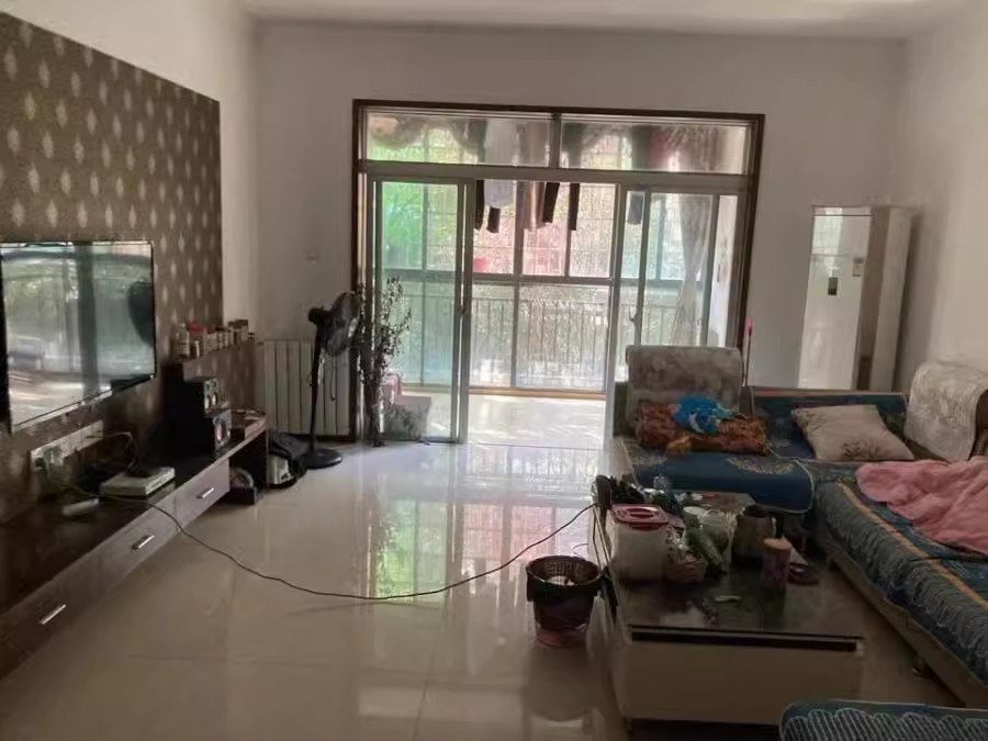 九峰小區(qū)法拍房一區(qū)1棟、10棟208房產(chǎn)及室內(nèi)物品