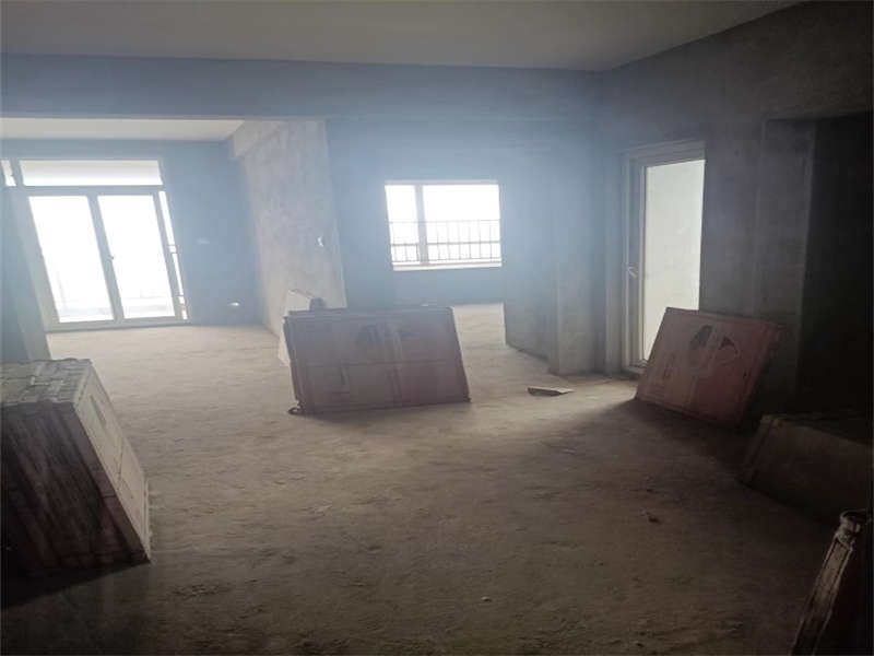 鑫天格林香山苑法拍房17棟1802號(hào)