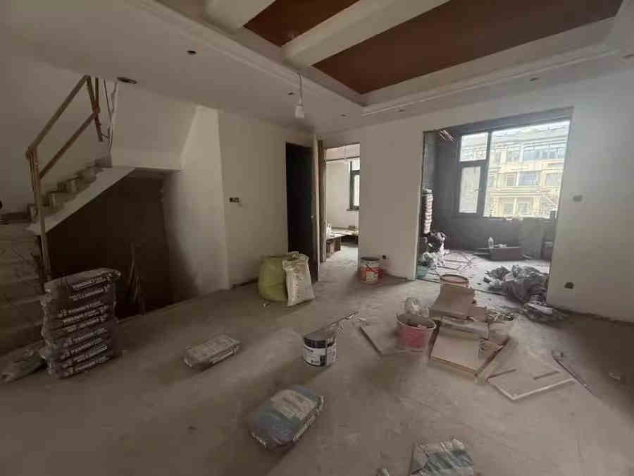 龍湖湘風(fēng)原著法拍房98#棟106室（別墅）