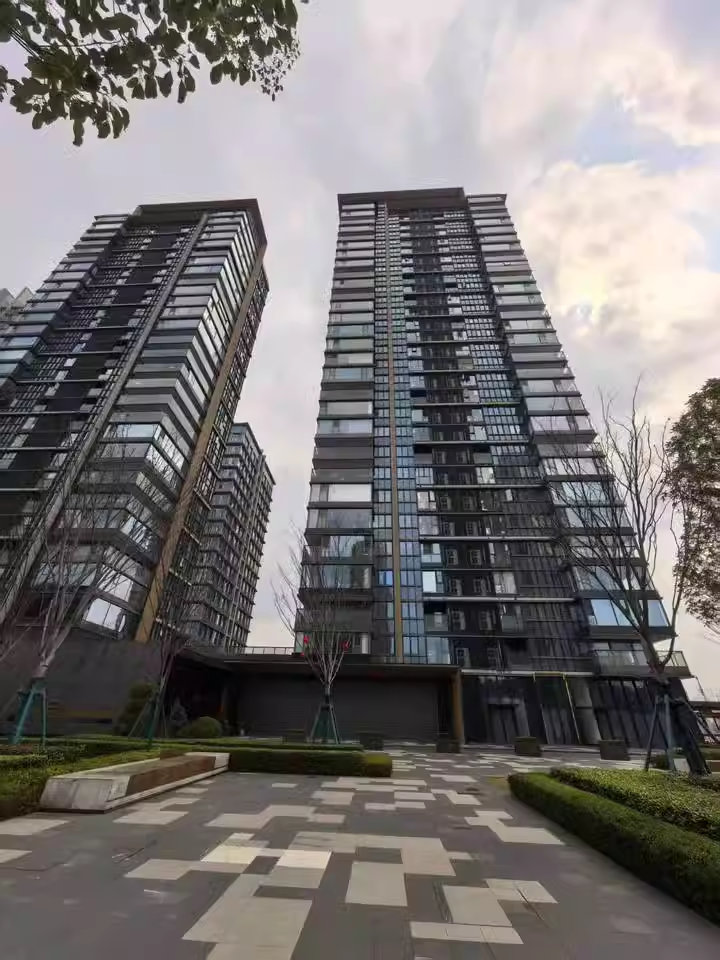 (一線江景)萬科紫臺二期法拍房18棟2502房 (一線江景)萬科紫臺二期法拍房18棟2502房