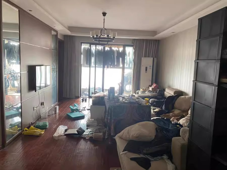 （便宜地鐵三房）萬(wàn)科城法拍房1、2棟1606號(hào)房