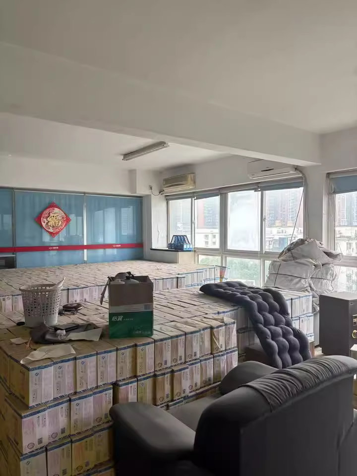 （月租5000）伍家?guī)X生活廣場(chǎng)法拍房2-3號(hào)棟8001、8002、8003、8004室