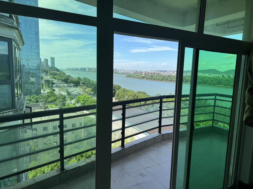 （一線江景）創(chuàng)遠(yuǎn)景園法拍房7棟1301號房