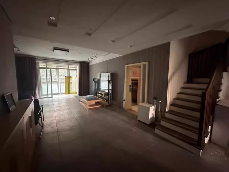 泰時(shí)新雅園法拍房五號(hào)樓203、303號(hào)